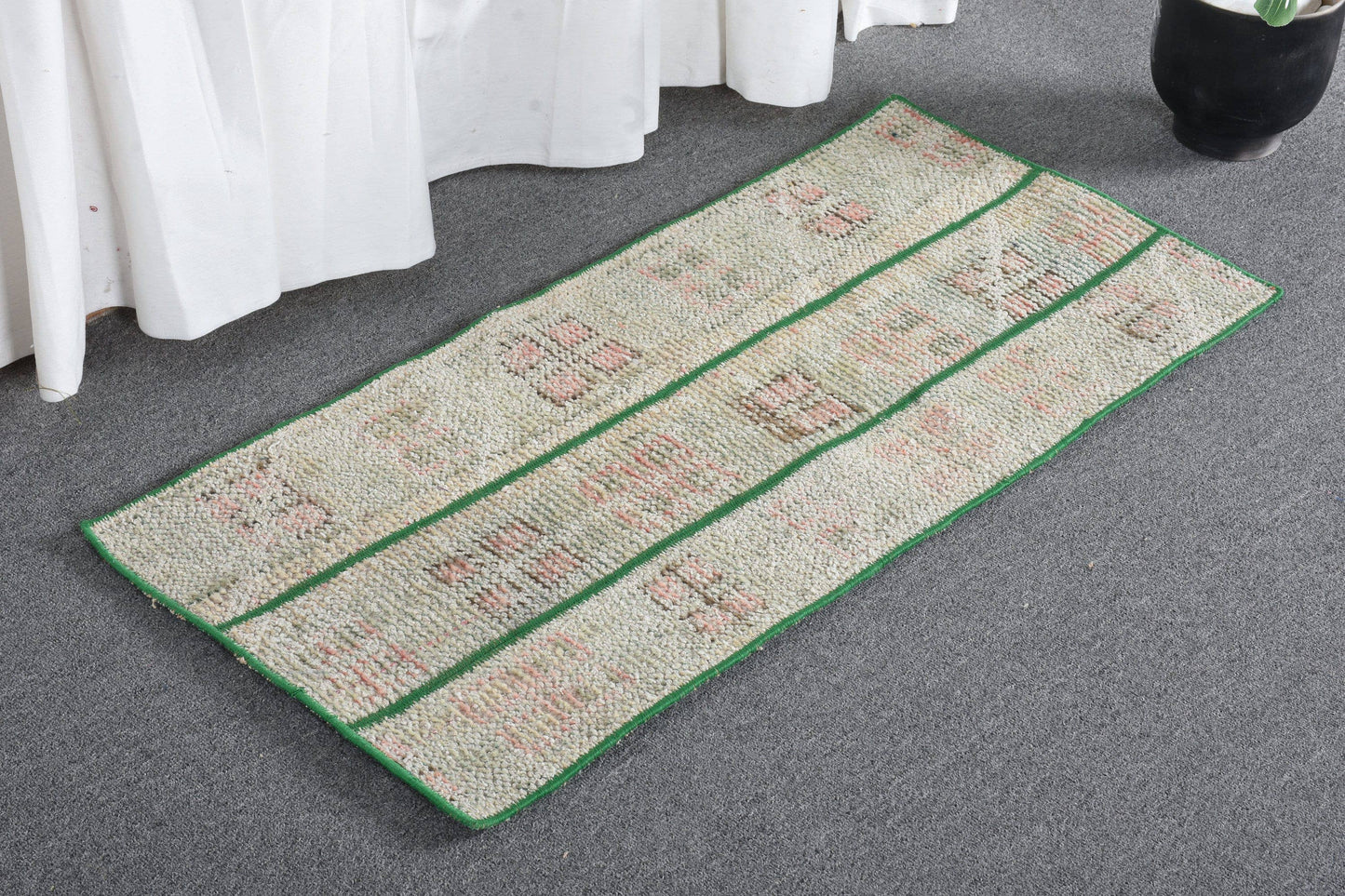 Handmade Beige Geometric Rug, 1.4x3.2 Ft Area Rug